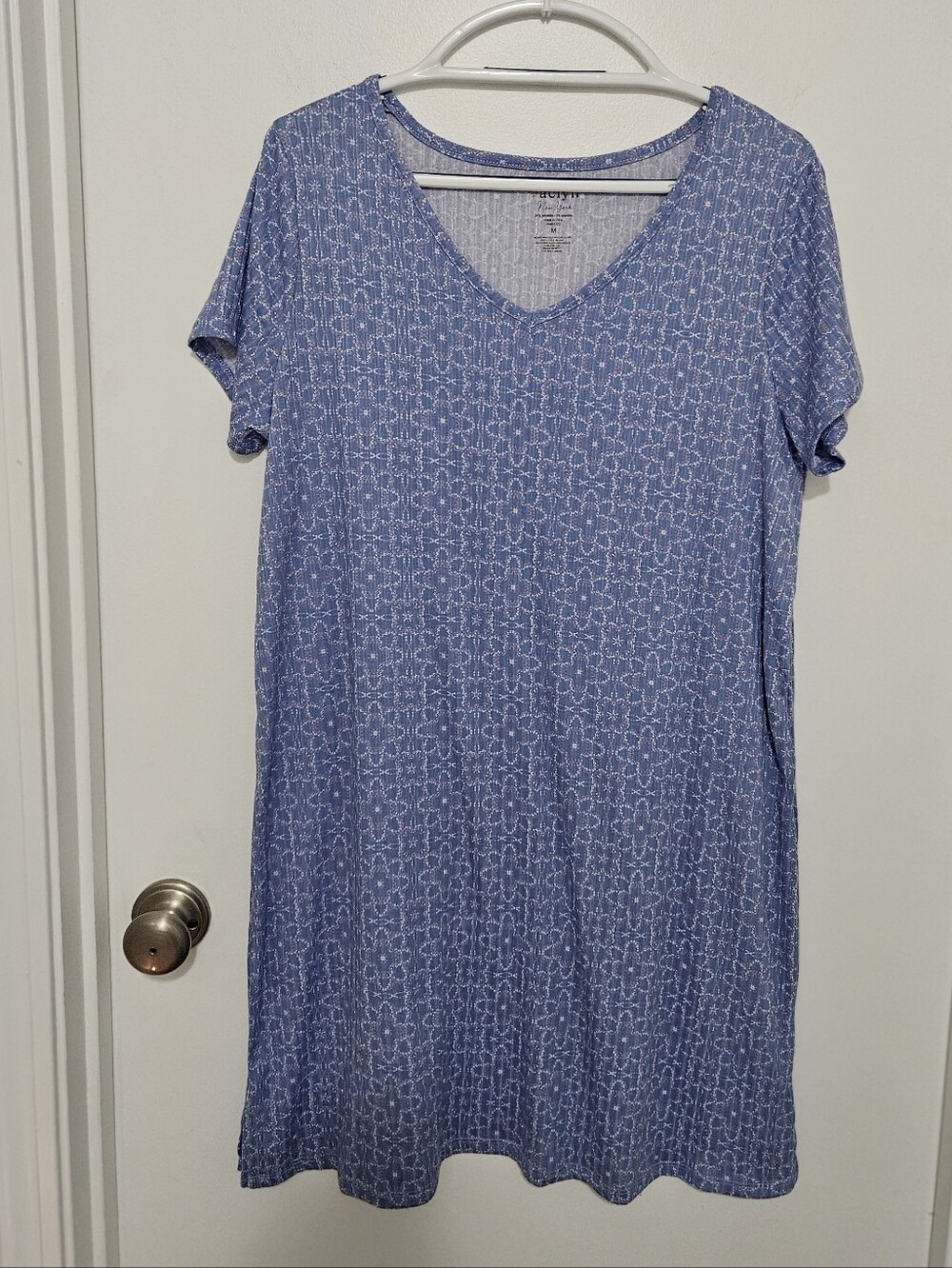 Jaclyn New York Nightgown Blue Patterned V-Neck Size Medium